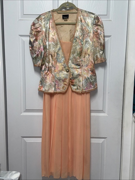 Weekend Dresses & Skirts - Vintage Floral 2 Piece Peach Midi Dress with Brocade Jacket